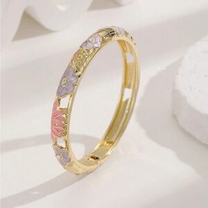 NWT | Gold Floral Enamel Bangle Bracelet